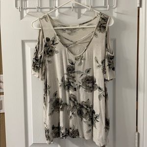 Blouse with cut-out shoulder